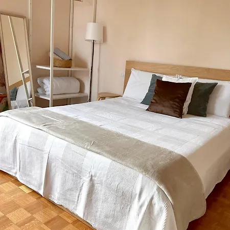 Casa Ling -ac - Parking-2bathrooms ベッド・アンド・ブレックファスト コモ